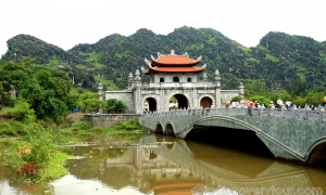 Incredible Hoa Lu - Tam Coc - Mua Cave 1 Day Tour